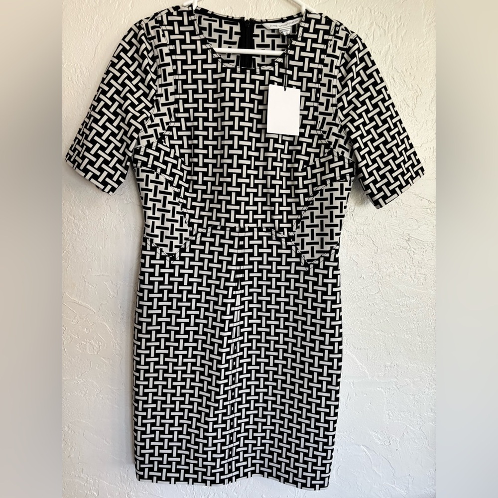 NWT Diane von Furstenberg Black White Geometric Print Sheath‎ Dress Size 10